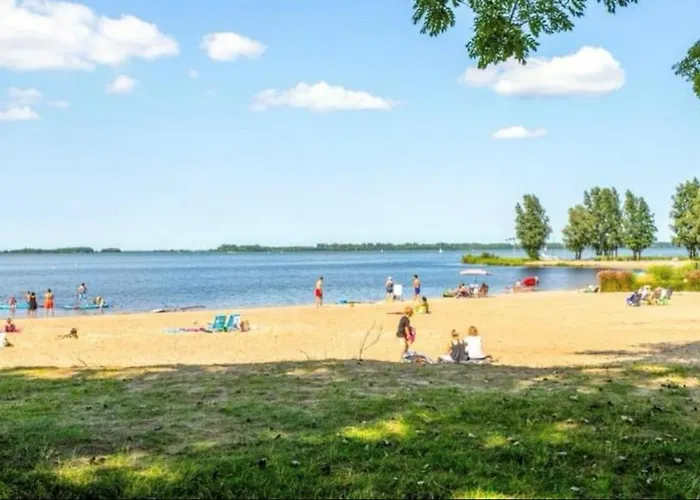 Slechtvalk 7 Holiday park *